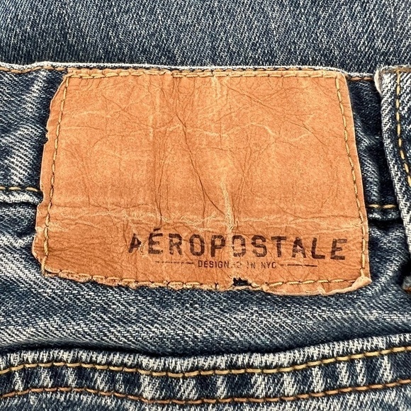 Aeropostale Slim Straight Button Fly Distressed Jeans Size 30 x 32 Men’s - Picture 2 of 6